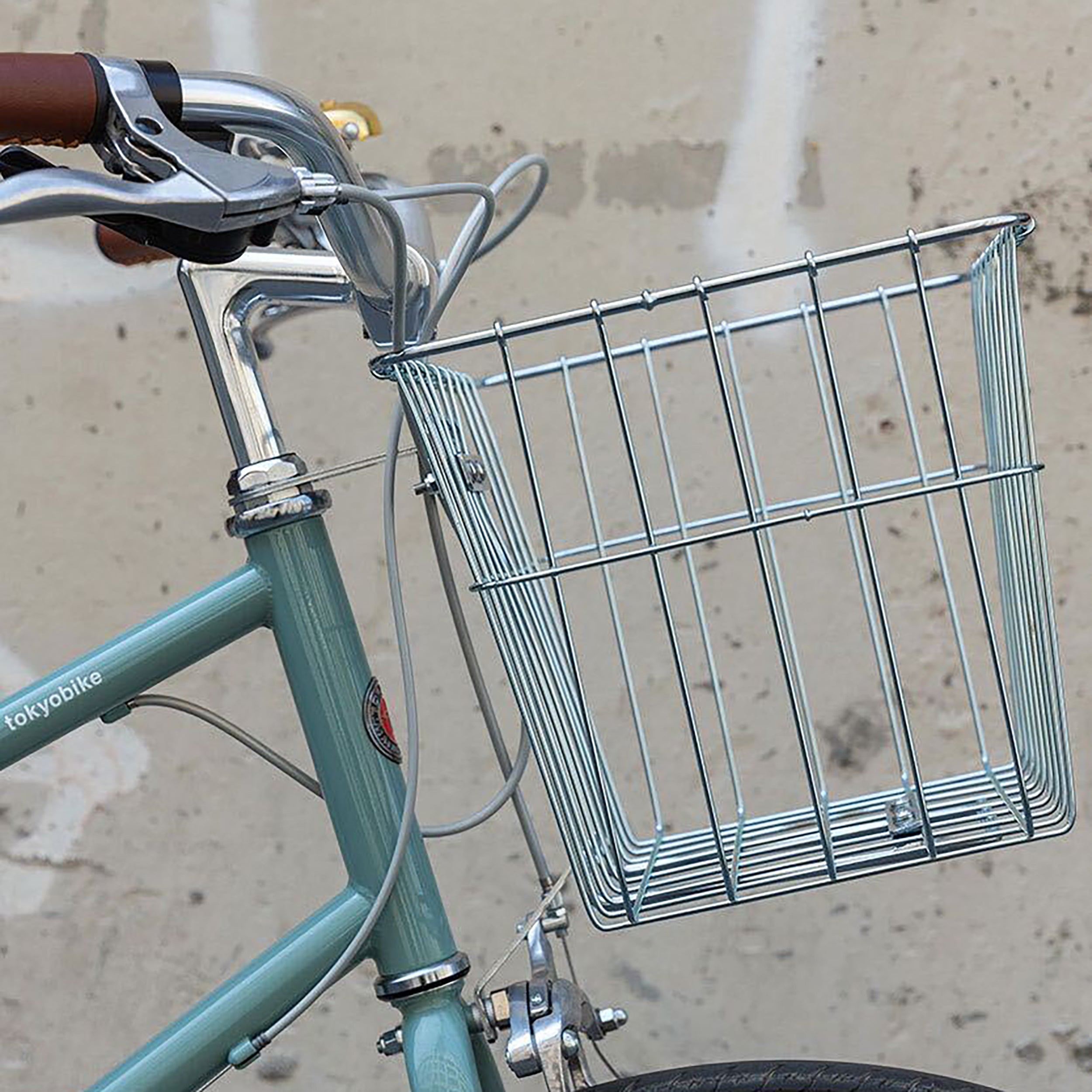 Bike with shop basket in front