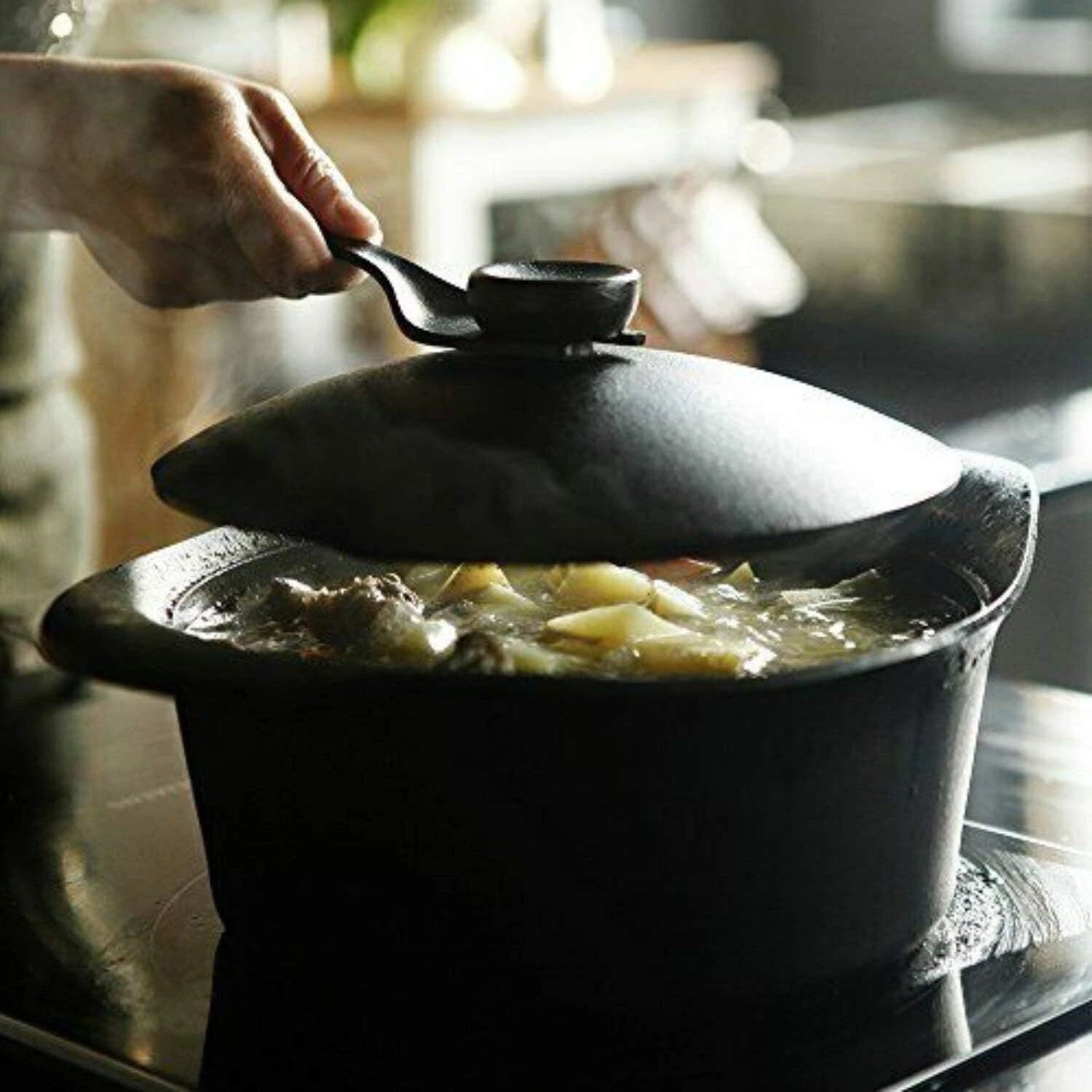 Sori Yanagi, Tekki Cast Iron Deep Pan with Lid and Handle, 22cm